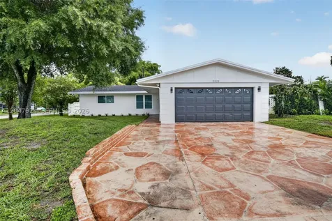 2201 NW 81st Avenue Sunrise FL 33322