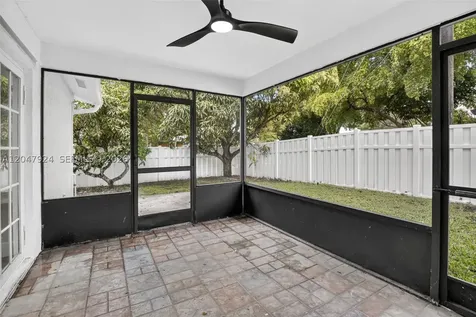 2201 NW 81st Avenue Sunrise FL 33322