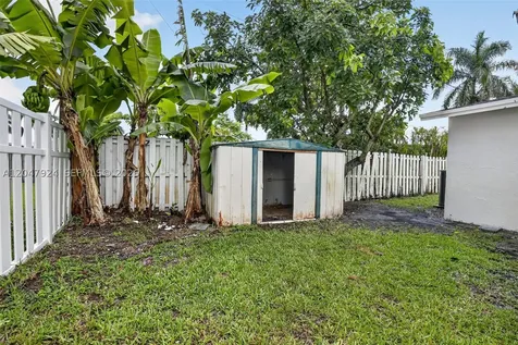 2201 NW 81st Avenue Sunrise FL 33322