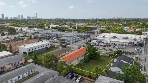 1877 SW 7th Street Miami FL 33135