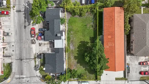 1877 SW 7th Street Miami FL 33135