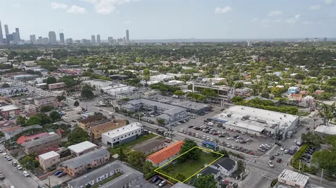 1877 SW 7th Street Miami FL 33135