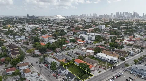1877 SW 7th Street Miami FL 33135