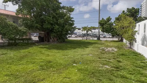 1877 SW 7th Street Miami FL 33135