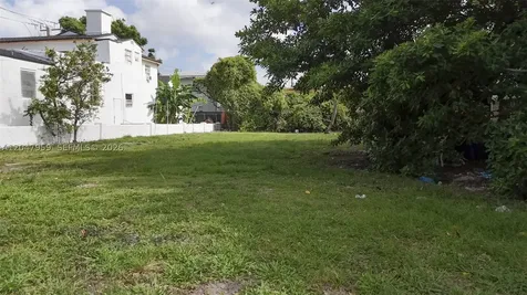 1877 SW 7th Street Miami FL 33135