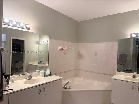 10824 NW 51st Lane Doral FL 33178