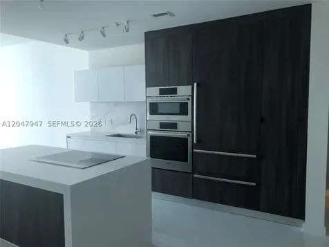 851 NE 1st Avenue Miami FL 33132