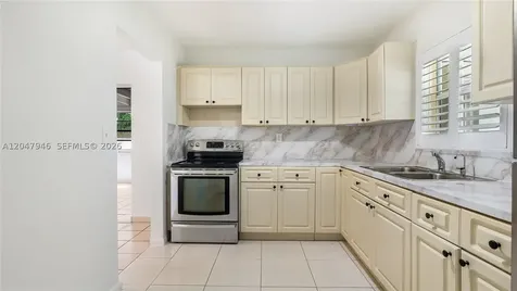 19200 NW 44th Avenue Miami Gardens FL 33055