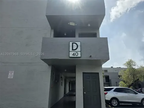 40 NW 87th Avenue Miami FL 33172