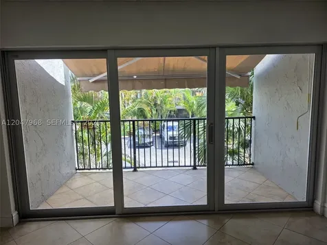 40 NW 87th Avenue Miami FL 33172