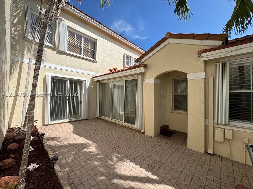 1595 Seagrape Way Hollywood FL 33019