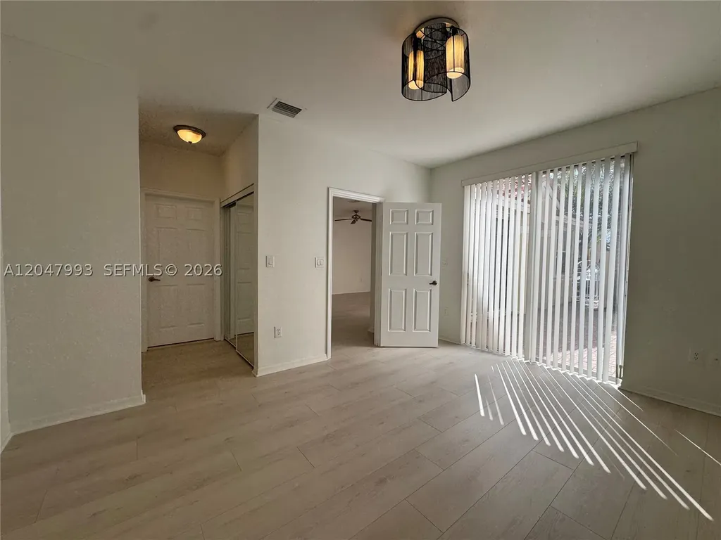 1595 Seagrape Way Hollywood FL 33019
