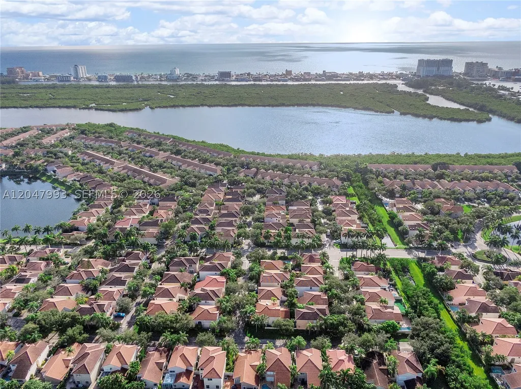 1595 Seagrape Way Hollywood FL 33019