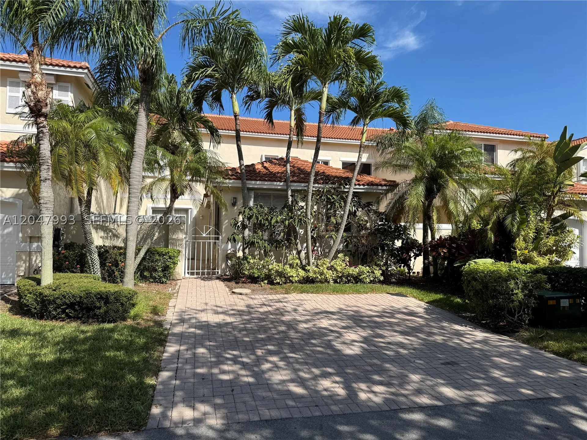 1595 Seagrape Way Hollywood FL 33019