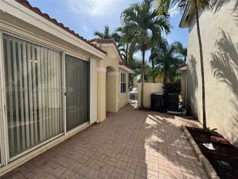 1595 Seagrape Way Hollywood FL 33019