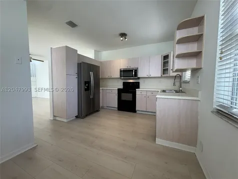1595 Seagrape Way Hollywood FL 33019
