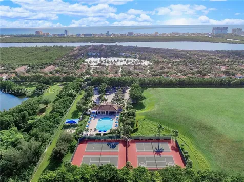 1595 Seagrape Way Hollywood FL 33019