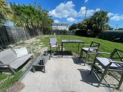 719 9th Street West Palm Beach FL 33401
