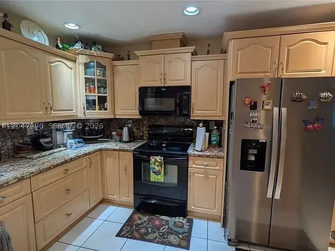 900 W 50th Place Hialeah FL 33012
