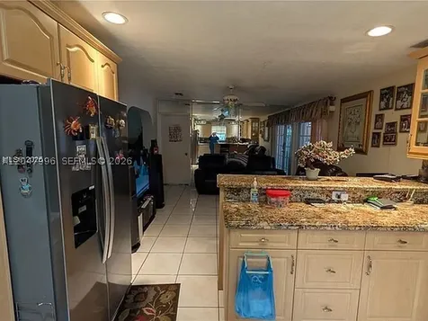 900 W 50th Place Hialeah FL 33012