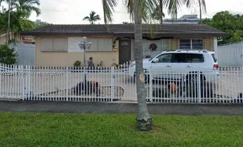 900 W 50th Place Hialeah FL 33012
