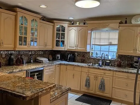 900 W 50th Place Hialeah FL 33012