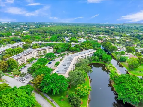 2101 Lucaya Bend Coconut Creek FL 33066