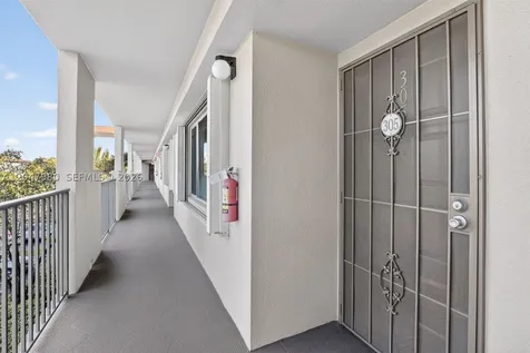 1651 SW 127th Avenue Pembroke Pines FL 33027