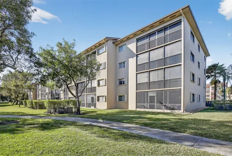 1651 SW 127th Avenue Pembroke Pines FL 33027