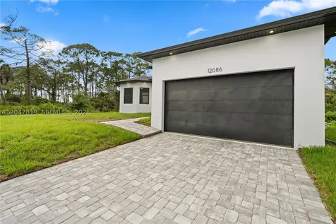 12086 Chamberlain Boulevard Port Charlotte FL 33953