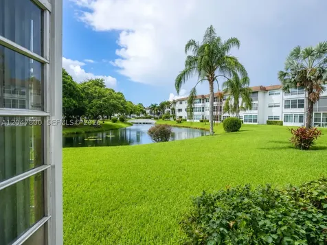 4700 NW 35th Street Lauderdale Lakes FL 33319