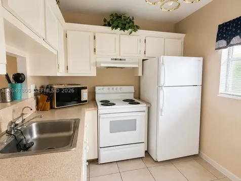 4700 NW 35th Street Lauderdale Lakes FL 33319