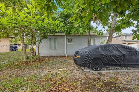 2901 NW 9th Court Fort Lauderdale FL 33311