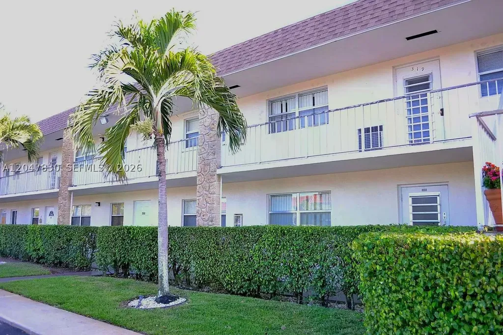 9855 Sandalfoot Boulevard Boca Raton FL 33428