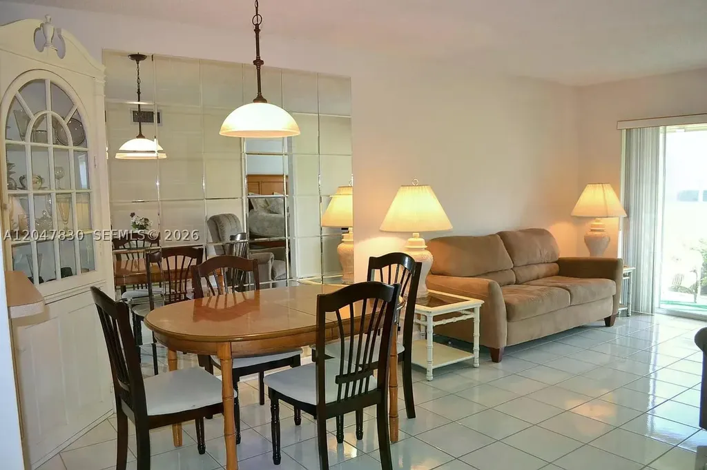 9855 Sandalfoot Boulevard Boca Raton FL 33428