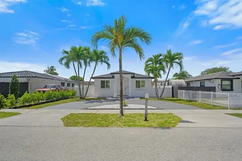 5580 Plunkett Street Hollywood FL 33021
