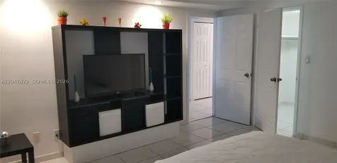 5401 Collins Avenue Miami Beach FL 33140