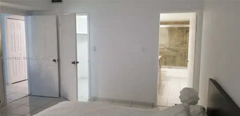 5401 Collins Avenue Miami Beach FL 33140