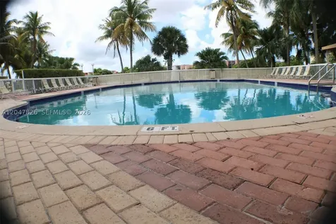 9367 Fontainebleau Boulevard Miami FL 33172