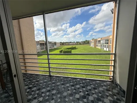 9101 Sunrise Lakes Boulevard Sunrise FL 33322
