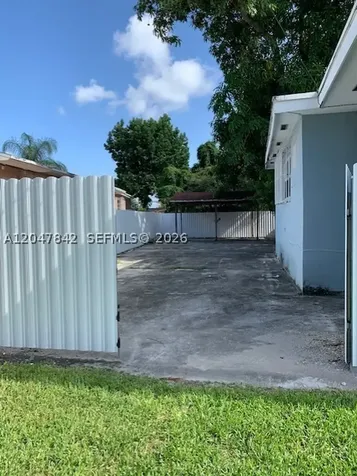2194 NW 18th Terrace Miami FL 33125