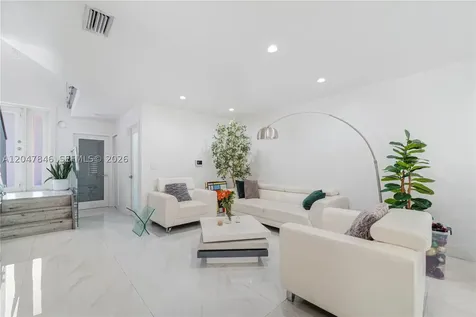 8668 NW 2nd Terrace Miami FL 33126