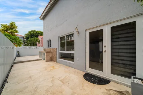 8668 NW 2nd Terrace Miami FL 33126