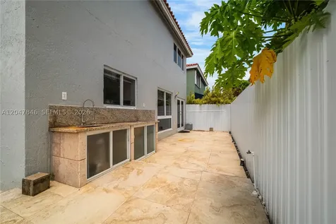 8668 NW 2nd Terrace Miami FL 33126