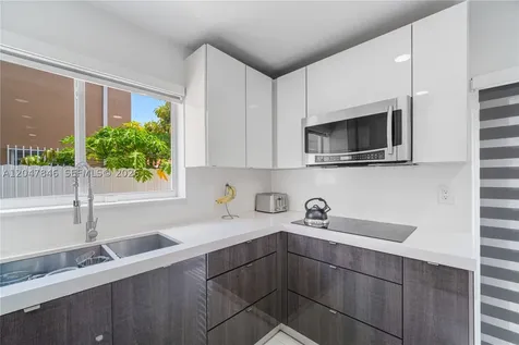 8668 NW 2nd Terrace Miami FL 33126