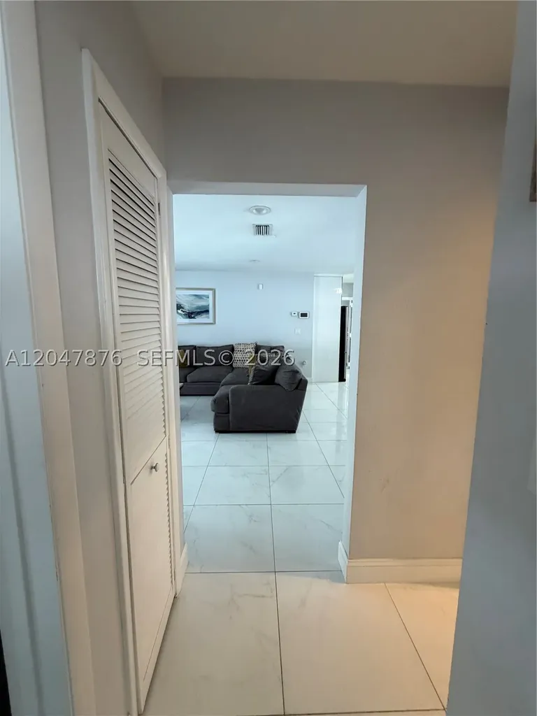 7525 Roosevelt Street Hollywood FL 33024