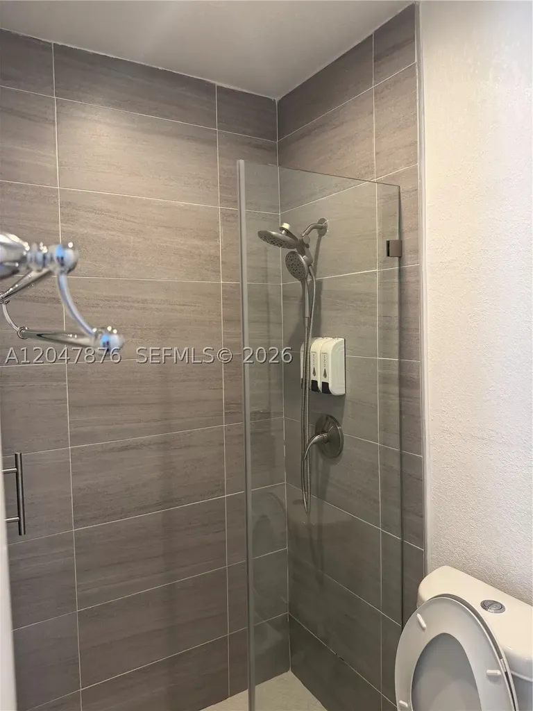 7525 Roosevelt Street Hollywood FL 33024