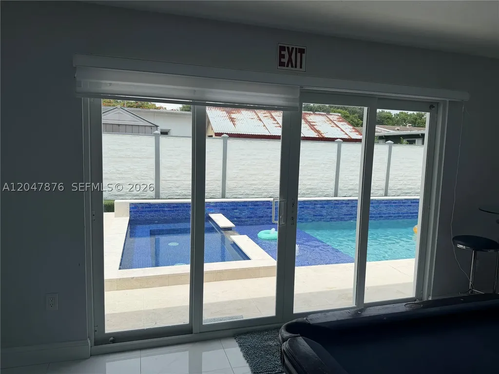 7525 Roosevelt Street Hollywood FL 33024