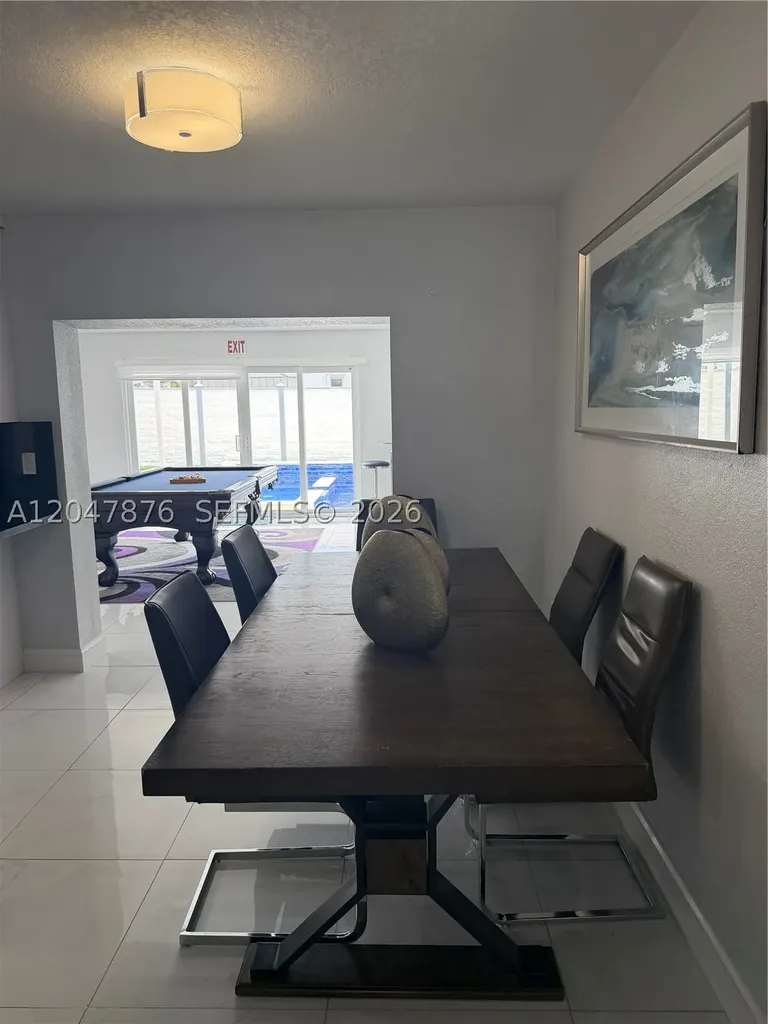 7525 Roosevelt Street Hollywood FL 33024