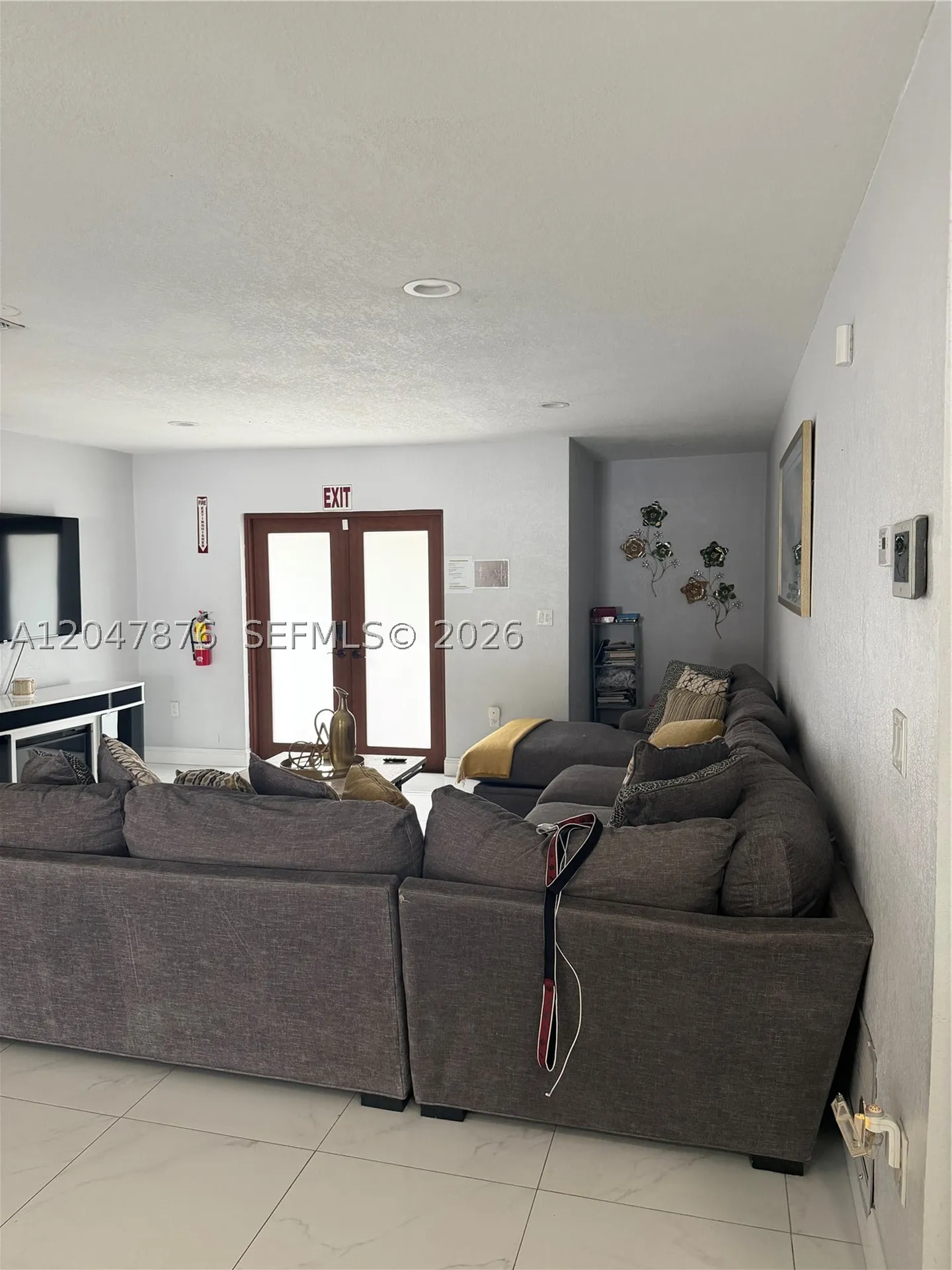 7525 Roosevelt Street Hollywood FL 33024